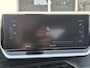 Peugeot e-2008 EV GT 50 kWh | Navigatie/Apple Carplay / Android Auto | LM Velgen 17" | SOH 93,8% | Voorstoelen Verwarmd | Cruise Control | Achteruitrijcamera |