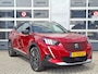 Peugeot e-2008 EV GT 50 kWh | Navigatie/Apple Carplay / Android Auto | LM Velgen 17" | SOH 93,8% | Voorstoelen Verwarmd | Cruise Control | Achteruitrijcamera |