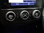 Renault Kadjar 140pk TCe Intens | Dealer onderhouden | Trekhaak | Voorstoelen verwarmd | Climate control | Parkeersensoren voor en achter |