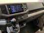 Volkswagen Crafter 35 2.0 TDI L3H3 140 PK Automaat / Euro 6 / Trekhaak 3.000 KG / Airco / Cruise Control / CarPlay / PDC / Navigatie / 3-Zits / 69.000 KM !!