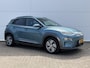Hyundai Kona Electric EV Premium 64 kWh SOH 100 % 1 Fase / Lichtmetalen velgen 17" / Cruise control adaptief met Stop&Go en stuurhulp / Airco (automatisch) /