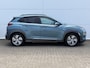 Hyundai Kona Electric EV Premium 64 kWh SOH 100 % 1 Fase / Lichtmetalen velgen 17" / Cruise control adaptief met Stop&Go en stuurhulp / Airco (automatisch) /