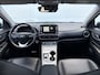 Hyundai Kona Electric EV Premium 64 kWh SOH 100 % 1 Fase / Lichtmetalen velgen 17" / Cruise control adaptief met Stop&Go en stuurhulp / Airco (automatisch) /