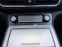 Hyundai Kona Electric EV Premium 64 kWh SOH 100 % 1 Fase / Lichtmetalen velgen 17" / Cruise control adaptief met Stop&Go en stuurhulp / Airco (automatisch) /