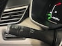 Renault Clio 100PK TCe Initiale Paris | 1e eigenaar | Bose Audio | Wit Leder | Armsteun | Climate Control | Camera | Apple CarPlay/Android Auto | Cruise Control | Lichtemetalen Velgen | Licht & Regen Sensor |