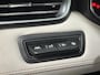 Renault Clio 100PK TCe Initiale Paris | 1e eigenaar | Bose Audio | Wit Leder | Armsteun | Climate Control | Camera | Apple CarPlay/Android Auto | Cruise Control | Lichtemetalen Velgen | Licht & Regen Sensor |