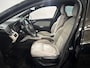 Renault Clio 100PK TCe Initiale Paris | 1e eigenaar | Bose Audio | Wit Leder | Armsteun | Climate Control | Camera | Apple CarPlay/Android Auto | Cruise Control | Lichtemetalen Velgen | Licht & Regen Sensor |