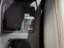 Renault Clio 100PK TCe Initiale Paris | 1e eigenaar | Bose Audio | Wit Leder | Armsteun | Climate Control | Camera | Apple CarPlay/Android Auto | Cruise Control | Lichtemetalen Velgen | Licht & Regen Sensor |