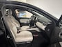 Renault Clio 100PK TCe Initiale Paris | 1e eigenaar | Bose Audio | Wit Leder | Armsteun | Climate Control | Camera | Apple CarPlay/Android Auto | Cruise Control | Lichtemetalen Velgen | Licht & Regen Sensor |