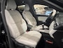 Renault Clio 100PK TCe Initiale Paris | 1e eigenaar | Bose Audio | Wit Leder | Armsteun | Climate Control | Camera | Apple CarPlay/Android Auto | Cruise Control | Lichtemetalen Velgen | Licht & Regen Sensor |