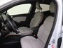 Renault Clio 1.6 E-Tech Hybrid 140 Initiale Paris | Automaat | Parkeersensoren Voor + Achter | 360 Camera | Navigatie | Verwarmde Voorstoelen | Verwarmd Stuurwiel | Adaptieve Cruise Control