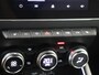 Renault Clio 1.6 E-Tech Hybrid 140 Initiale Paris | Automaat | Parkeersensoren Voor + Achter | 360 Camera | Navigatie | Verwarmde Voorstoelen | Verwarmd Stuurwiel | Adaptieve Cruise Control