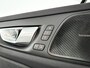 Volvo V60 T6 Plug-in hybrid AWD Ultimate Dark | Panoramadak | Parkeercamera | Head-up display | Harman Kardon | Stoel- en Stuurverwarming