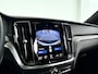 Volvo V60 T6 Plug-in hybrid AWD Ultimate Dark | Panoramadak | Parkeercamera | Head-up display | Harman Kardon | Stoel- en Stuurverwarming