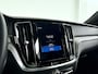 Volvo V60 T6 Plug-in hybrid AWD Ultimate Dark | Panoramadak | Parkeercamera | Head-up display | Harman Kardon | Stoel- en Stuurverwarming
