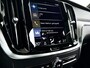 Volvo V60 T6 Plug-in hybrid AWD Ultimate Dark | Panoramadak | Parkeercamera | Head-up display | Harman Kardon | Stoel- en Stuurverwarming