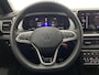 Volkswagen T-Cross 1.0 TSI Goal Edition | Apple carplay | Parkeerhulp | Trekhaak | Navi | LED | Stoelverwarming | 17 '' |