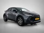 Toyota C-HR / C-HR+ 2.0 Plug-in Hybrid 220 Dynamic | BTW voertuig | Dealer onderhouden | Dodehoek detectie | Parkeersensoren voor+achter | Stoel+stuurverwarming | Navigatie | Apple CarPlay/Android Auto | Cruise Control Adaptive |