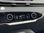 Genesis GV70 AWD SPORT / Fabrieksgarantie tot 06-2029 / SOH 98,7% / 1.800 kg Trekgewicht / Schuif-/Kanteldak / Keyless Entry/Start / Apple Carplay Android Auto / Stuur- Stoel & Achterbank verwarming / Elektische Achterklep / Stoelventilatie / 360/Rondomzicht camera / CCS Snelladen / 20" Velgen /