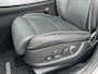 Genesis GV70 AWD SPORT / Fabrieksgarantie tot 06-2029 / SOH 98,7% / 1.800 kg Trekgewicht / Schuif-/Kanteldak / Keyless Entry/Start / Apple Carplay Android Auto / Stuur- Stoel & Achterbank verwarming / Elektische Achterklep / Stoelventilatie / 360/Rondomzicht camera / CCS Snelladen / 20" Velgen /