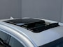 Genesis GV70 AWD SPORT / Fabrieksgarantie tot 06-2029 / SOH 98,7% / 1.800 kg Trekgewicht / Schuif-/Kanteldak / Keyless Entry/Start / Apple Carplay Android Auto / Stuur- Stoel & Achterbank verwarming / Elektische Achterklep / Stoelventilatie / 360/Rondomzicht camera / CCS Snelladen / 20" Velgen /