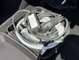 Genesis GV70 AWD SPORT / Fabrieksgarantie tot 06-2029 / SOH 98,7% / 1.800 kg Trekgewicht / Schuif-/Kanteldak / Keyless Entry/Start / Apple Carplay Android Auto / Stuur- Stoel & Achterbank verwarming / Elektische Achterklep / Stoelventilatie / 360/Rondomzicht camera / CCS Snelladen / 20" Velgen /