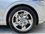 Genesis GV70 AWD SPORT / Fabrieksgarantie tot 06-2029 / SOH 98,7% / 1.800 kg Trekgewicht / Schuif-/Kanteldak / Keyless Entry/Start / Apple Carplay Android Auto / Stuur- Stoel & Achterbank verwarming / Elektische Achterklep / Stoelventilatie / 360/Rondomzicht camera / CCS Snelladen / 20" Velgen /