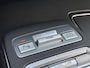Genesis GV70 AWD SPORT / Fabrieksgarantie tot 06-2029 / SOH 98,7% / 1.800 kg Trekgewicht / Schuif-/Kanteldak / Keyless Entry/Start / Apple Carplay Android Auto / Stuur- Stoel & Achterbank verwarming / Elektische Achterklep / Stoelventilatie / 360/Rondomzicht camera / CCS Snelladen / 20" Velgen /