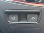 Genesis GV70 AWD SPORT / Fabrieksgarantie tot 06-2029 / SOH 98,7% / 1.800 kg Trekgewicht / Schuif-/Kanteldak / Keyless Entry/Start / Apple Carplay Android Auto / Stuur- Stoel & Achterbank verwarming / Elektische Achterklep / Stoelventilatie / 360/Rondomzicht camera / CCS Snelladen / 20" Velgen /