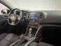 Renault Megane 1.3 - 140PK TCe Limited Automaat | Navi | Parkeersensoren | Apple CarPlay/Android Auto | Climate Control | Cruise Control | Licht & Regen Sensor | Lichtmetalen Velgen | Keyless |