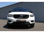Volvo XC40 2.0 T5 AWD R-Design 248PK (Panoramadak Sportleder Carplay Navi/Camera HarmanKardon Trekhaak Full-Led 19Inch PrivacyGlass Pdc V+A)