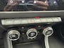 Renault Captur 1.3 TCe 140 Intens / Trekhaak (1200 KG Trekgewicht) / Stoelverwarming / Stuurverwarming / Voorruitverwarming / Dode Hoek Detectie / All Season Banden / 360 Graden Camera/ Apple Carplay