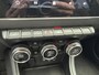 Renault Captur 1.3 TCe 140 Intens / Trekhaak (1200 KG Trekgewicht) / Stoelverwarming / Stuurverwarming /  Voorruitverwarming / Dode Hoek Detectie / All Season  Banden / 360 Graden Camera/ Apple Carplay