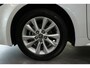 Toyota Corolla Hybrid 140 Dynamic, Parkeersensoren , Stuur en stoelverwarming, Camera, Sensoren, Apple Carplay / Android Auto, Keyless!
