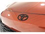 Toyota C-HR / C-HR+ 2.0 Plug-in Hybrid 220 Dynamic, Zwarte 18" inch velgen & Logo's, Oranje Accenten en Remklauwen, Stuur & Stoelverwarming!