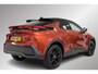 Toyota C-HR / C-HR+ 2.0 Plug-in Hybrid 220 Dynamic, Zwarte 18" inch velgen & Logo's, Oranje Accenten en Remklauwen, Stuur & Stoelverwarming!