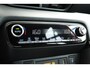 Toyota Yaris 1.5 Hybrid Launch Edition, Blind Spot, HUD, Parkeersensoren, Apple Carplay, Dealer onderhouden!