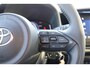 Toyota Aygo X Hybrid 115 play Green, Lm velgen, Getinte ramen, All season banden, Groene Remklauwen.