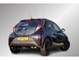 Toyota Aygo X Hybrid 115 play Green, Lm velgen, Getinte ramen, All season banden, Groene Remklauwen.