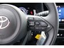 Toyota Aygo X Hybrid 115 Play. Apple Carplay, Extra Getint glas, Android Auto, Adaptieve cruise control, Parkeercamera, Road sign assist.