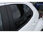 Toyota Yaris 1.5 Hybrid 115 First Edition, Apple Carplay, Privacy Glass, Android auto, Parelmoer Wit,Achteruitrijcamera, DAB Radio, Adaptieve Cruise Control