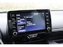 Toyota Yaris 1.5 VVT-i Dynamic Limited, Stoel & Stuurverwarming , Adaptieve Cruise control, Parkeercamera, Apple Carplay, Android Auto.