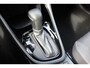 Toyota Yaris 1.5 Hybrid 115 Dynamic Limited Parkeersensoren, Stoelverwarming, Apple Carplay / Android Auto.