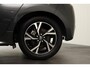 Toyota Yaris 1.5 Hybrid 115 Dynamic Limited Parkeersensoren, Stoelverwarming, Apple Carplay / Android Auto.