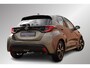 Toyota Yaris 1.5 Hybrid 115 Dynamic Limited Parkeersensoren, Stoelverwarming, Apple Carplay / Android Auto.