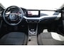 Skoda Octavia Combi 1.0 e-TSI Business Edition Plus Trekhaak 17 inch LMV Virtual Cockpit Stoelverwarming Navigatie Sfeerverlichting Adaptive Cruise