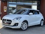 Suzuki Swift 1.2 Style Smart Hybrid // CAMERA // APPLE CARPLAY - ANDROID AUTO // STOELVERWARMING // AIRCO // ADAPTIVE CRUISE // PDC //