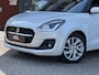 Suzuki Swift 1.2 Style Smart Hybrid // CAMERA // APPLE CARPLAY - ANDROID AUTO // STOELVERWARMING // AIRCO // ADAPTIVE CRUISE // PDC //