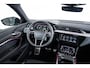 Audi Q8 e-tron 55 quattro S Edition 115 kWh Panoramadak - Head up - Adaptieve Cruise Control - Elektrisch verstelbaar stuurwiel - Servosluiting - Parkeerassistent - S Sportstoelen -