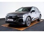 Audi Q8 e-tron 55 quattro S Edition 115 kWh Panoramadak - Head up - Adaptieve Cruise Control - Elektrisch verstelbaar stuurwiel - Servosluiting - Parkeerassistent - S Sportstoelen -